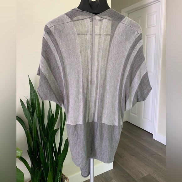 Banana Republic Knit Wrap - Picture 3 of 5